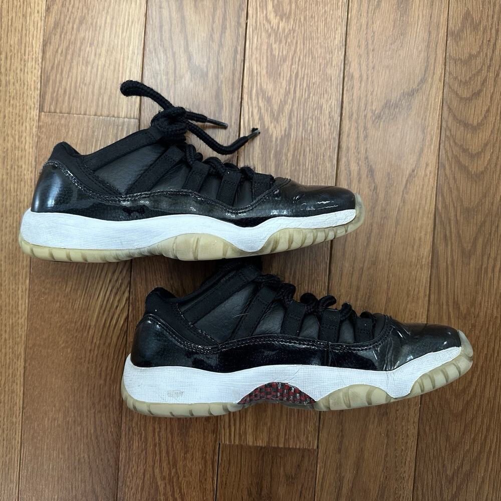 Jordan 10 Retro Low GS 72-10 - Size 4Y